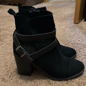 Madden girl black Booties. Size 9.5